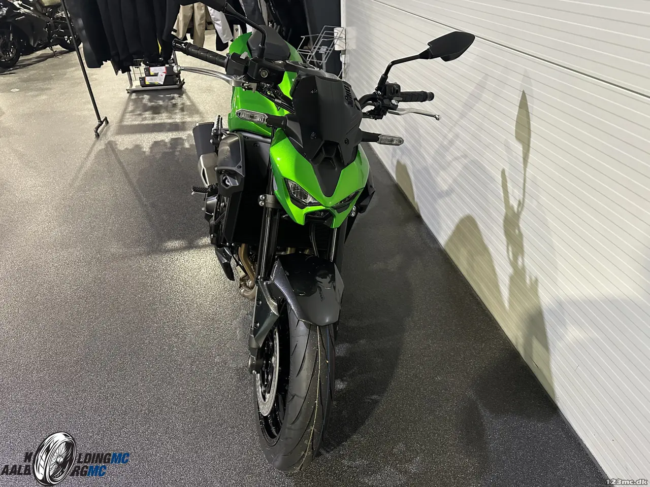 Billede 3 - Kawasaki Z 900 Candy Lime Green / Metallic Carbon Gray