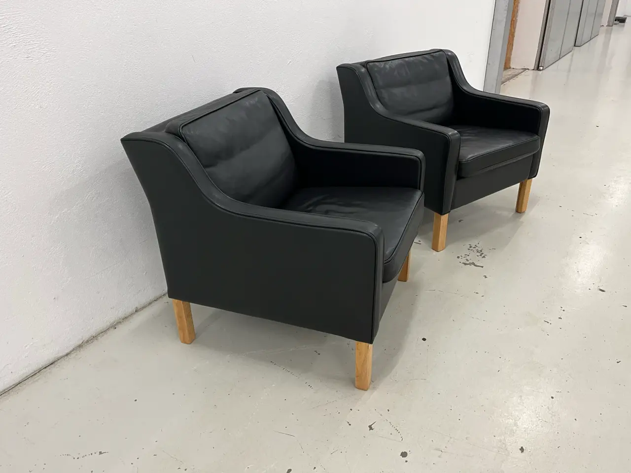 Billede 9 - 2 Mogens Hansen MH195 Loungestole m/lav ryg sort.