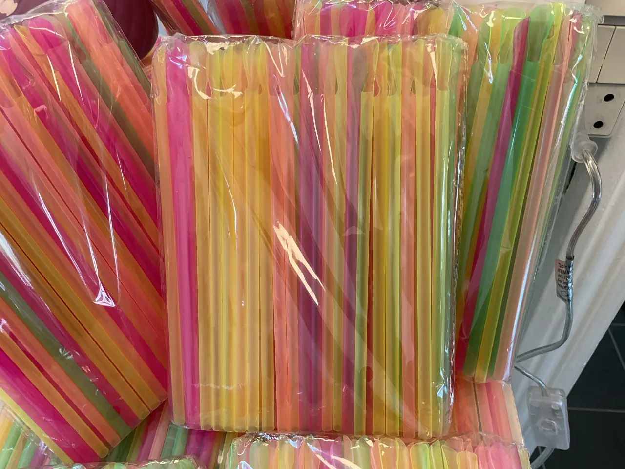 Billede 2 - 100 stk. Plastik sugerør med Ske ( Slushice sugerø