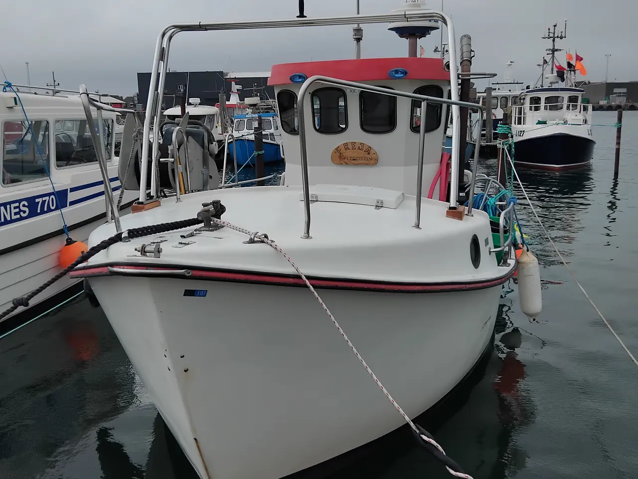 Billede 4 - fiskebåd og motorbåd