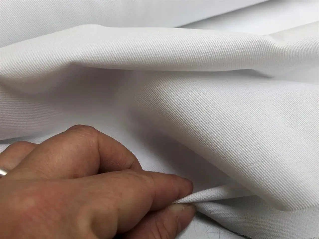 Billede 10 - Twill stof - hvid