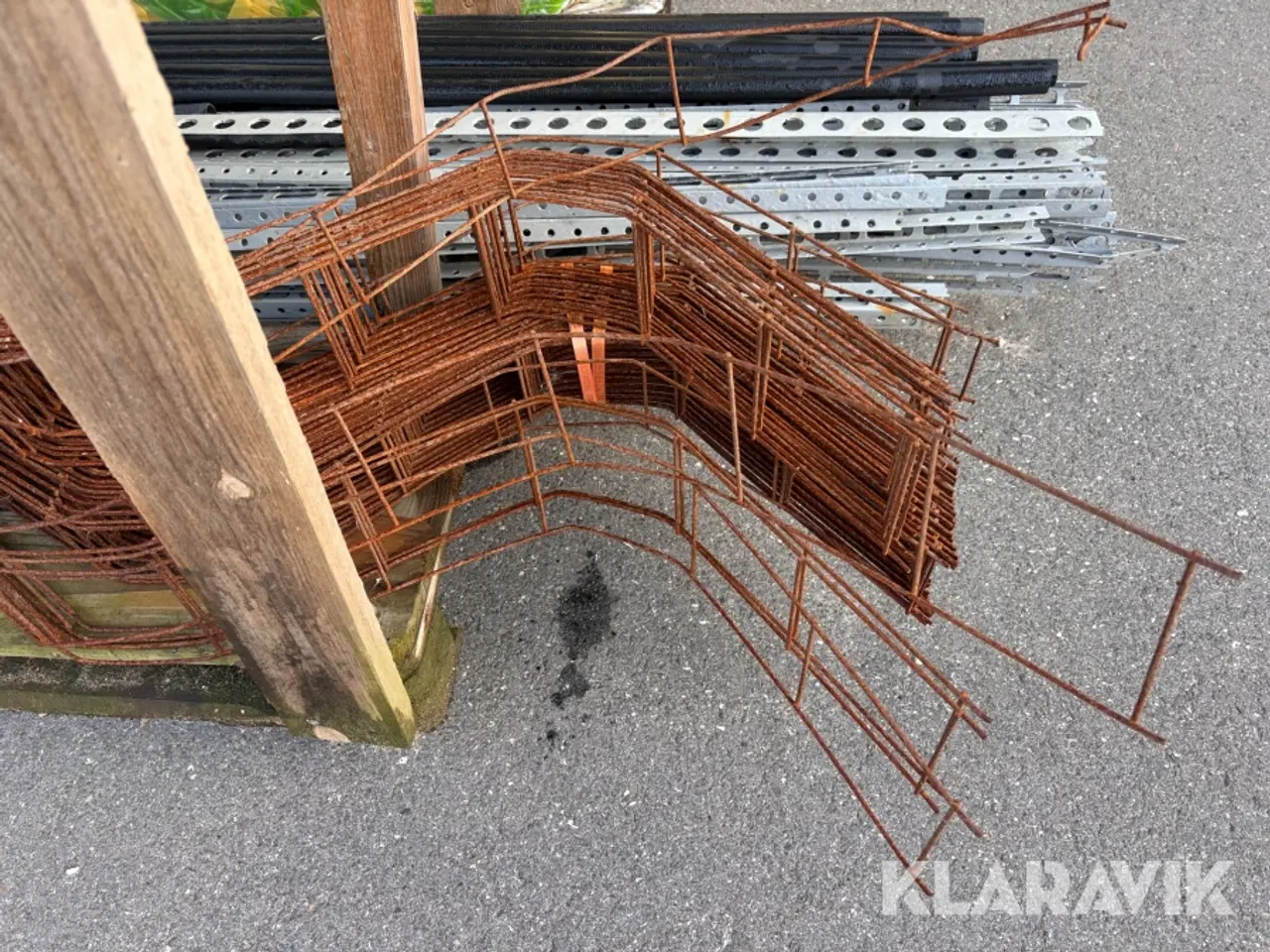 Billede 9 - Lot - Forskallingselementer, armering og slanger til støbning - 1 palle