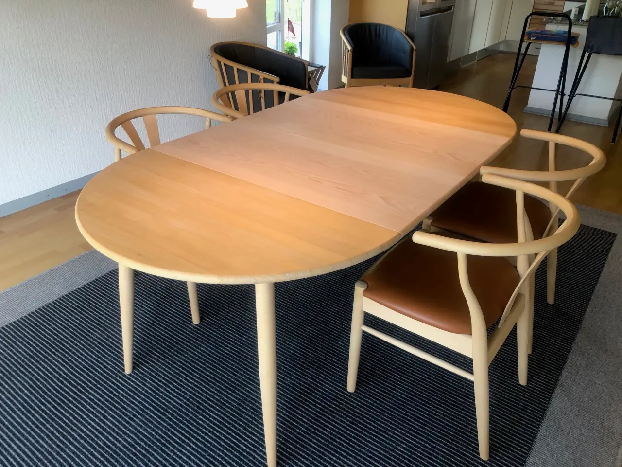 Billede 2 - Haslev spisebord bøg m/ 2 massive plader - som ny 