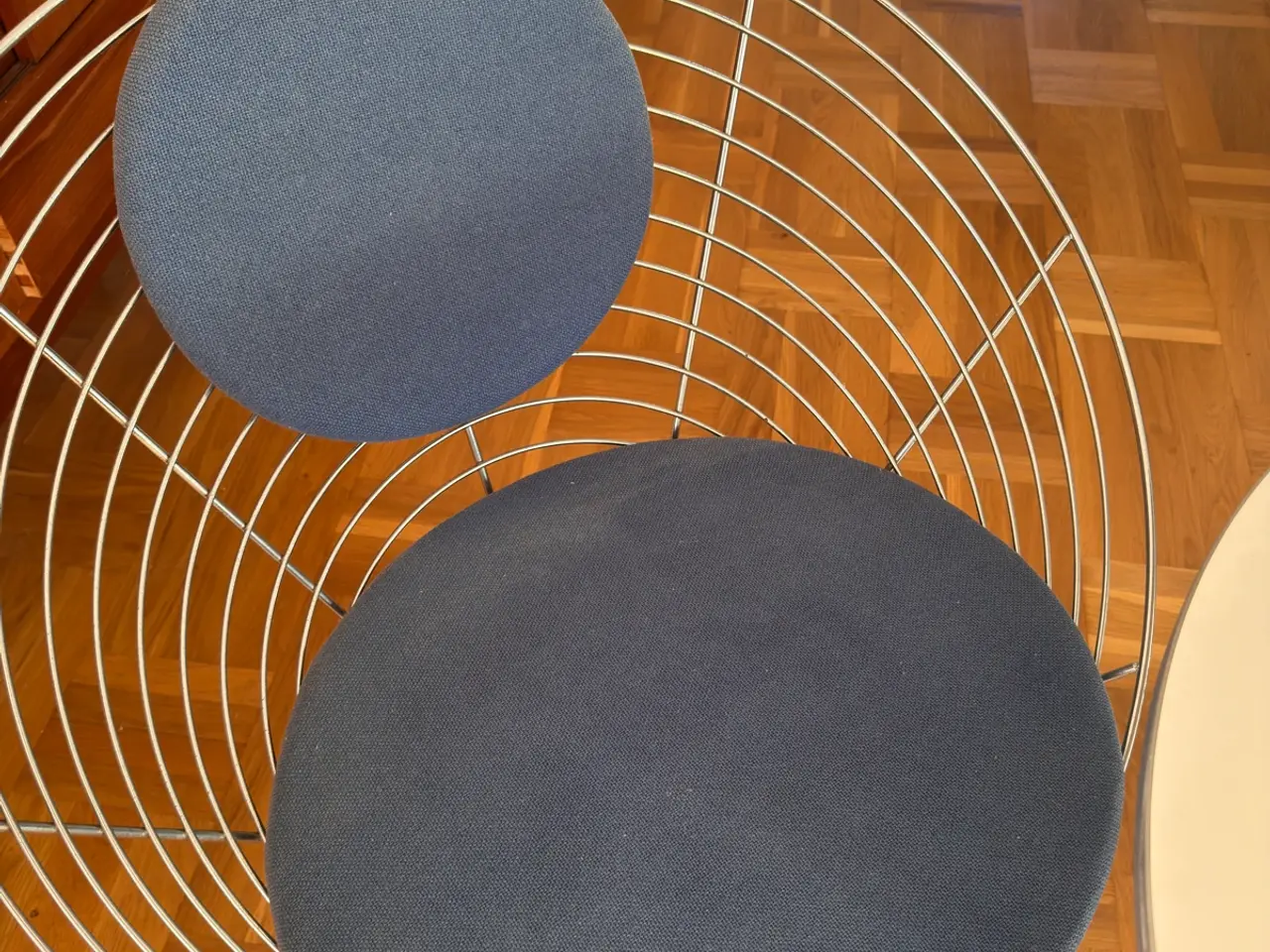 Billede 6 - Wire Cone Verner Panton sæt - bord og 2 stole