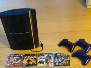 Playstation 3 og 3 controllere