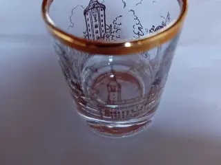 Snapsglas sælges