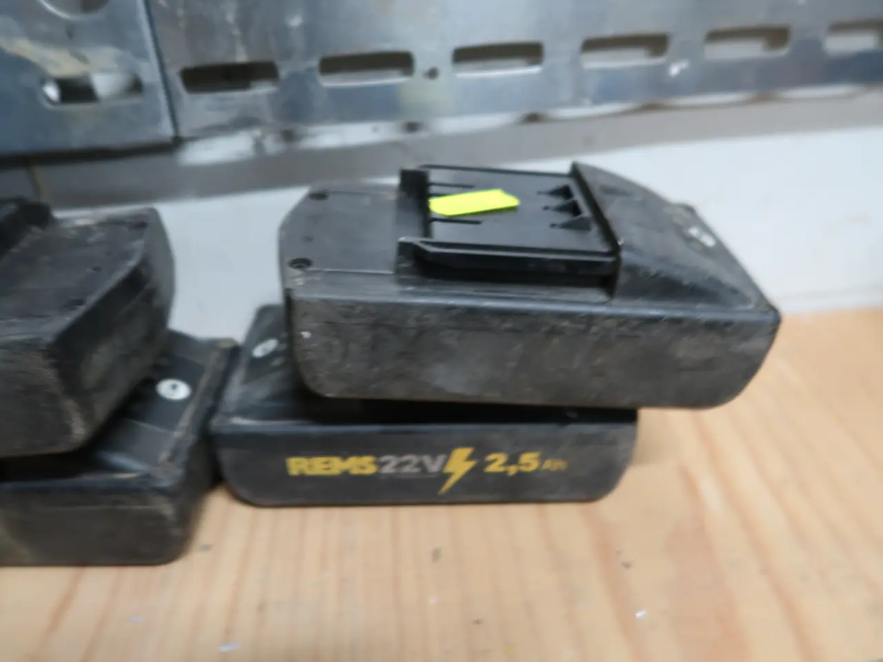 Billede 1 - 2 stk. Batterier REMS