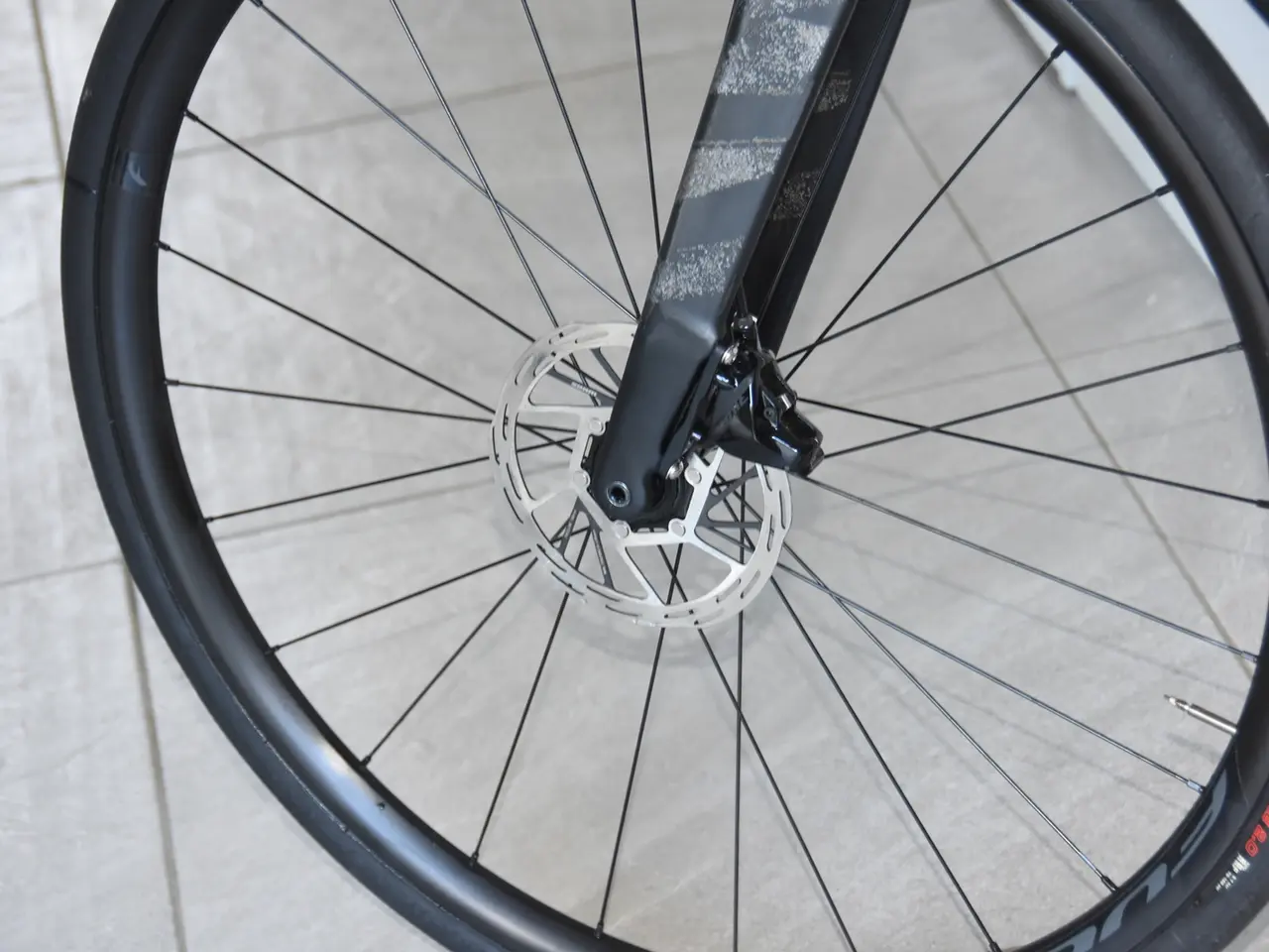 Billede 4 - næsten ny carbon racercykel