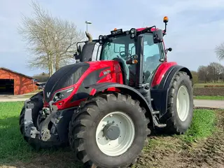 Valtra T214 