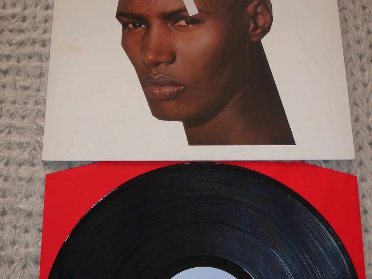 Billede 1 - (Sender gerne) Grace Jones – Living My Life