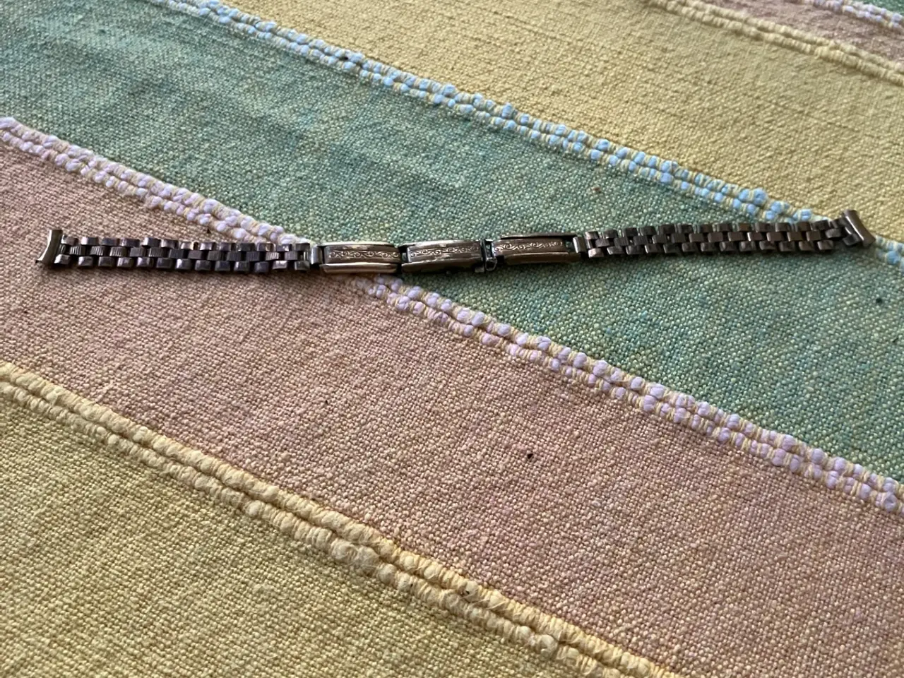 Billede 1 - Forgyldt armbånd - messing/ kobber?
