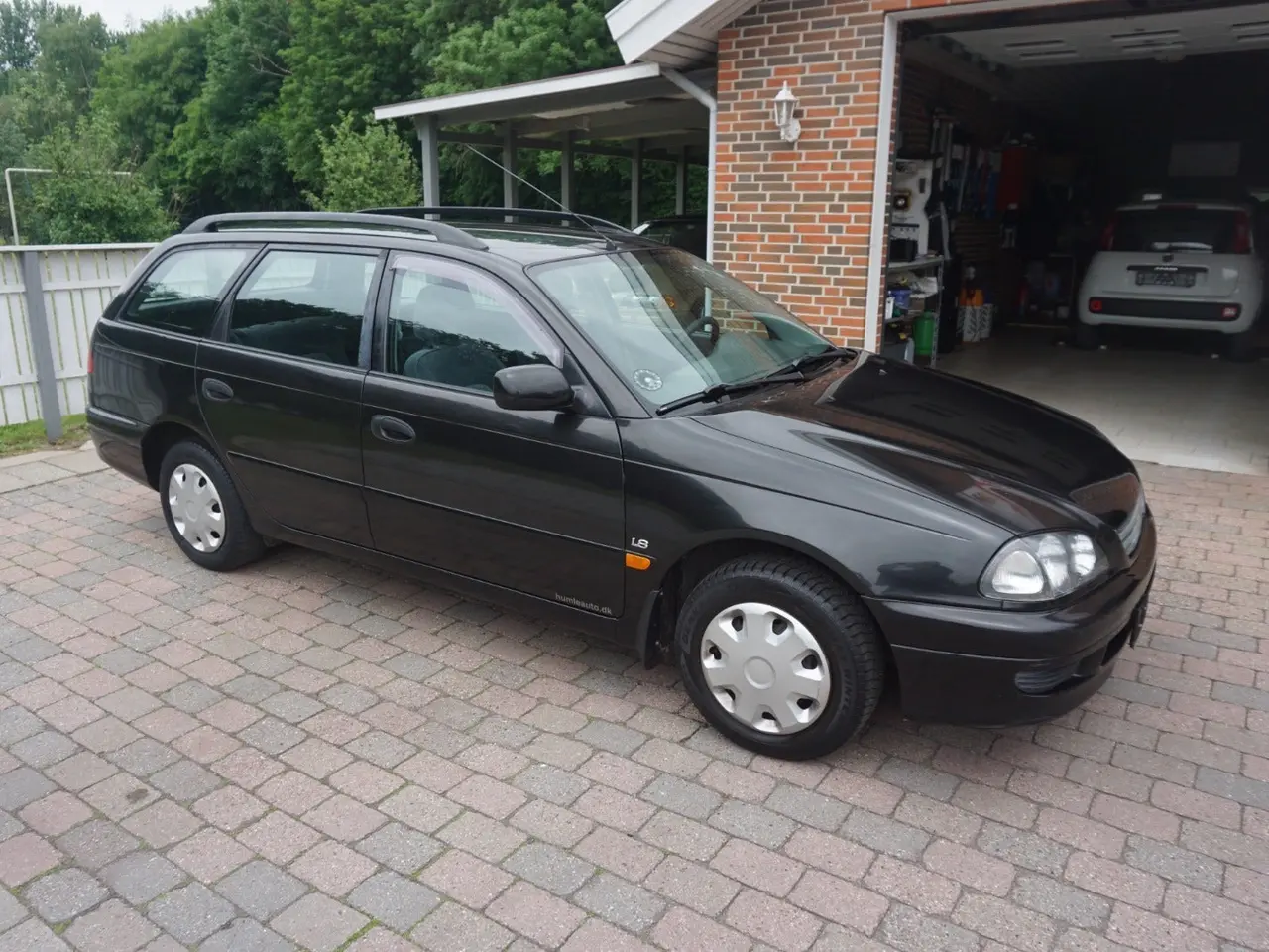 Billede 1 - Toyota Avensis 1,8 Luna stc.