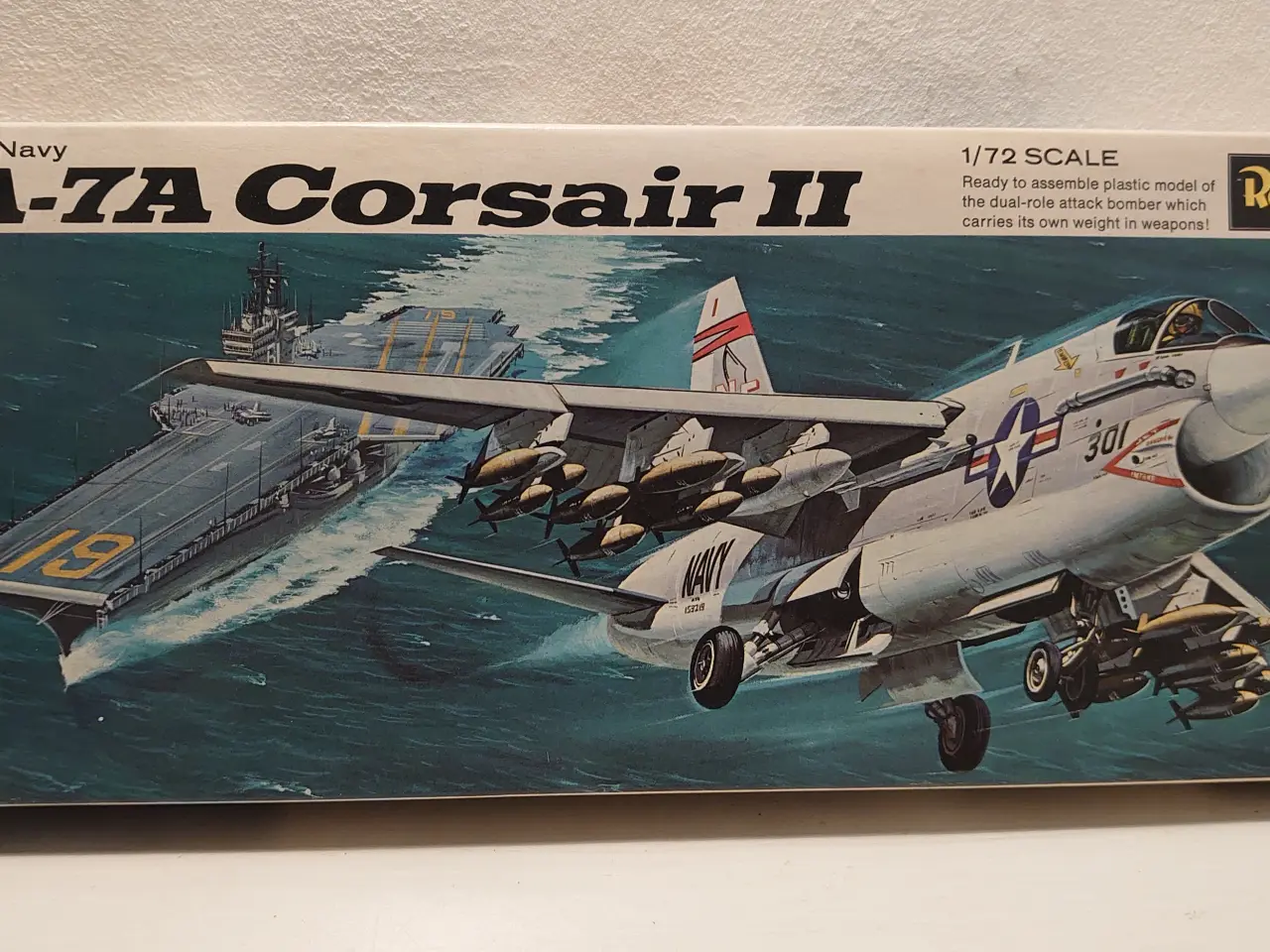 Billede 1 - Flyvemaskinesæt 1-72 Revell H-114 A-7a Corsair ll