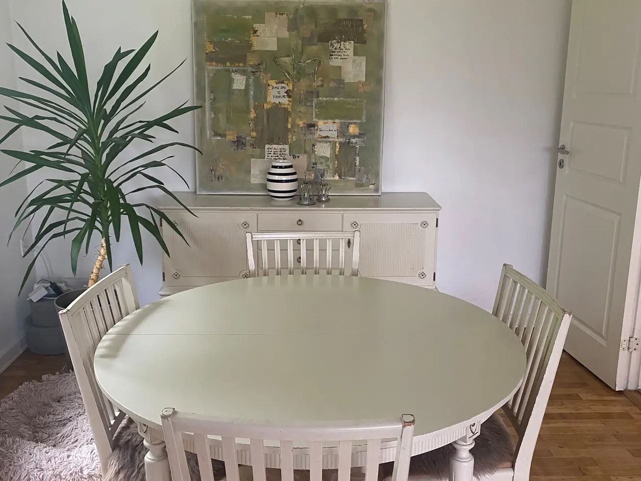 Billede 3 - Spisebordssæt 6 stole, 2 plader, skænk