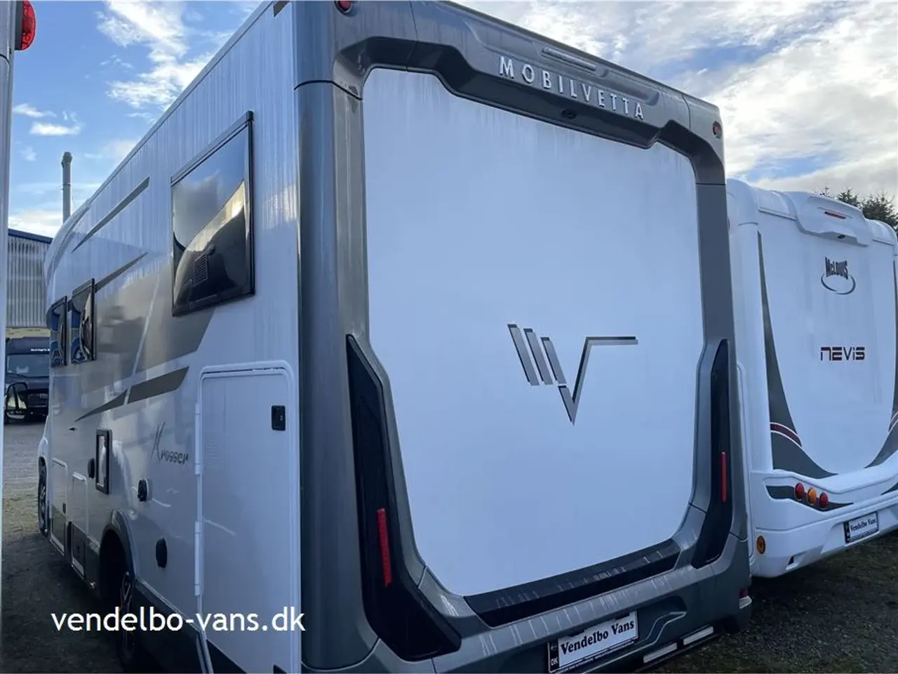 Billede 2 - 2025 - Mobilvetta Krosser 86 B Enkeltsenge - stor garage - sænkeseng - 180 HK - automatgear