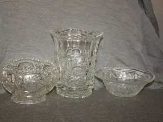 Vase i mønsteret Freja fra Fyns Glasværk