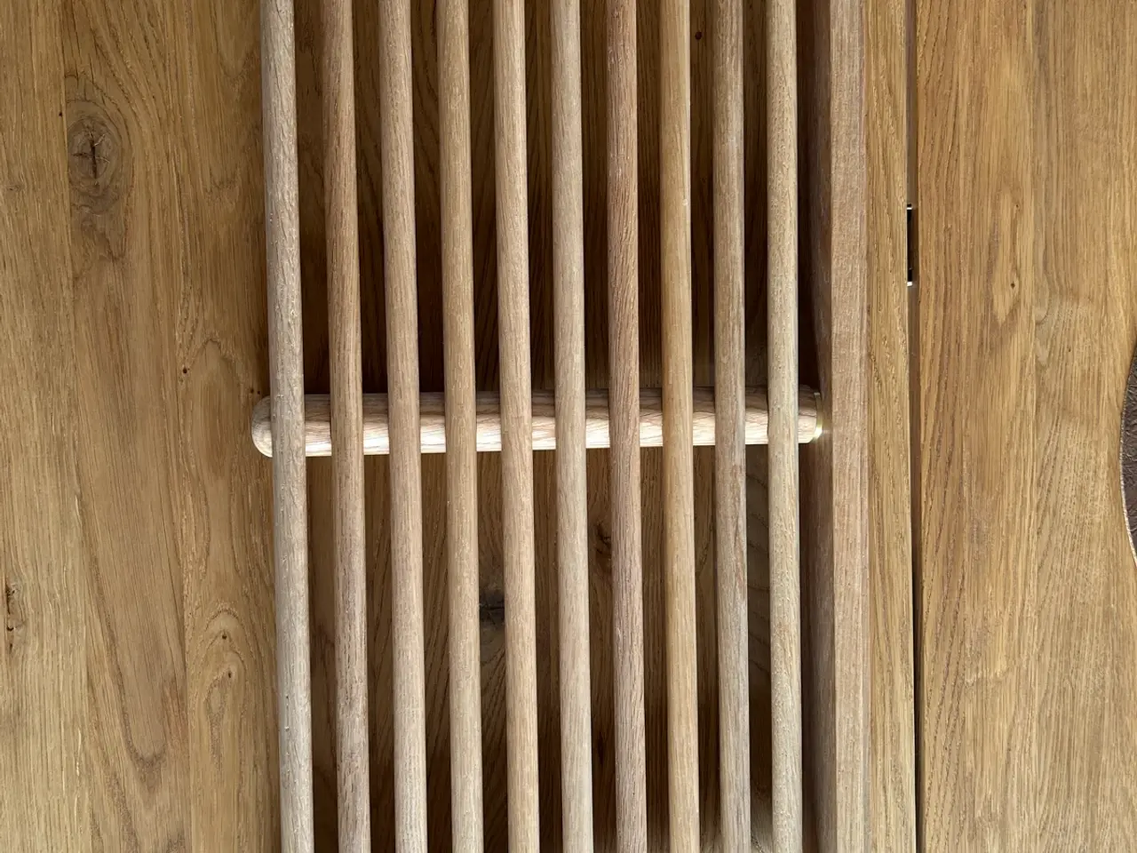 Billede 1 - Sinnerup skohylde - som ny  Længde 62 cm  Dybde 30