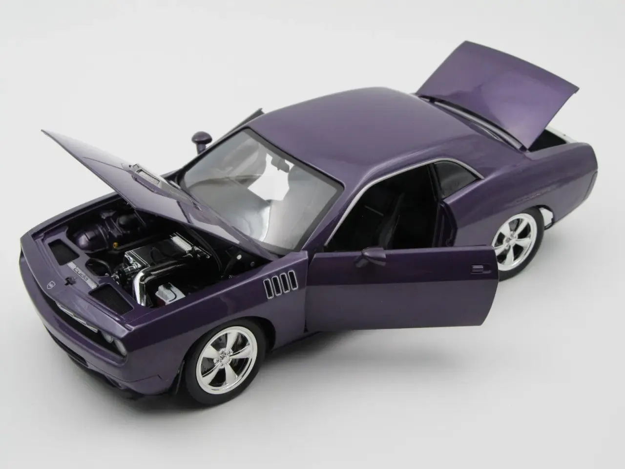 Billede 4 - 2010 Dodge Challenger SRT- 1:18  Cuda