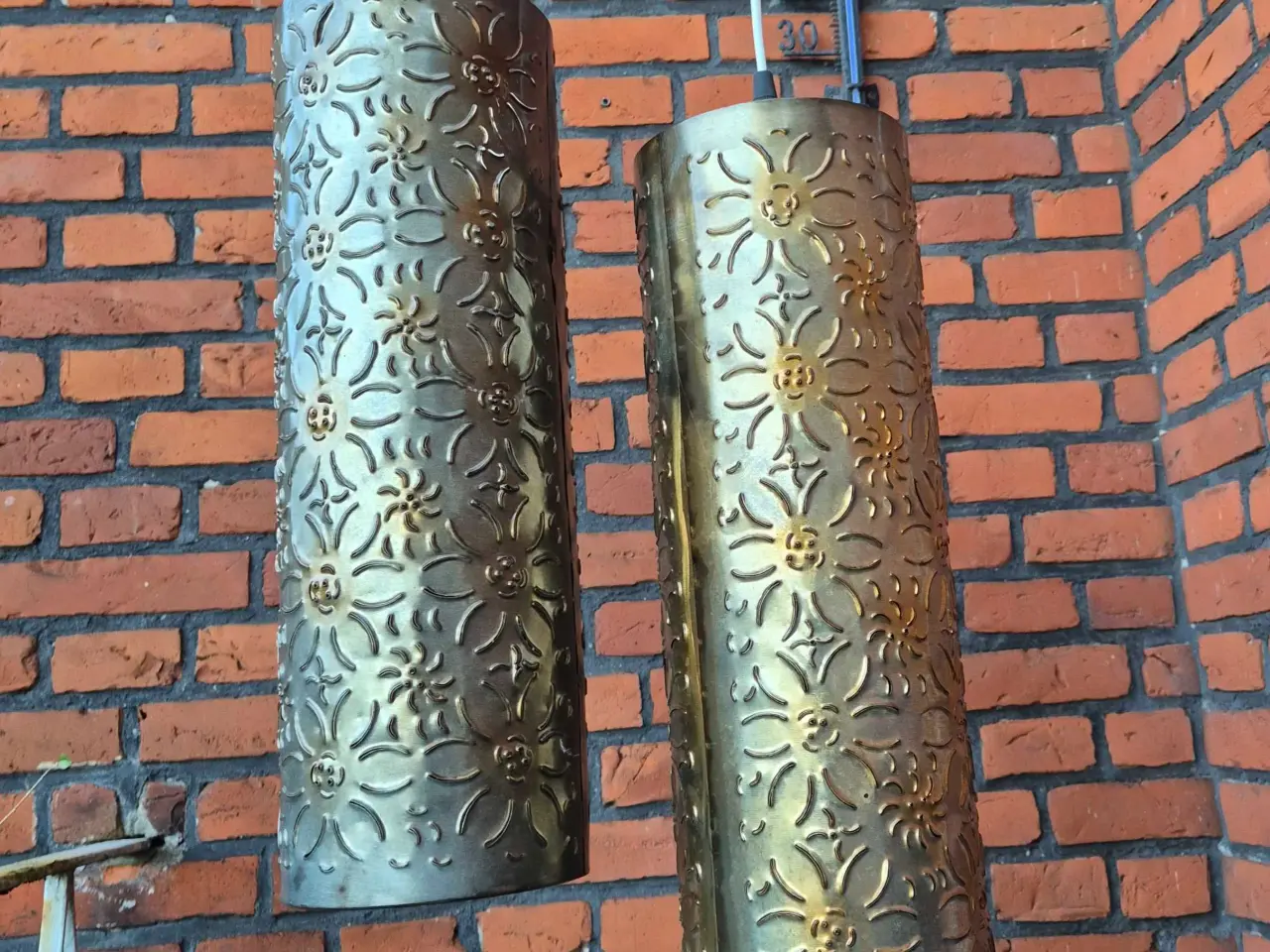 Billede 15 - Høje lamper med glade blomster-perforeringer