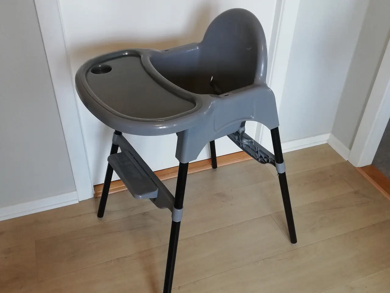 Billede 1 - Højstol, legebord Eichhorn