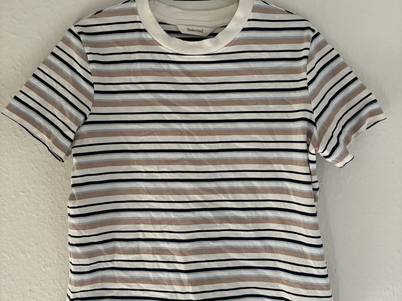 Billede 1 - 3 t-shirts fra Selected til dame