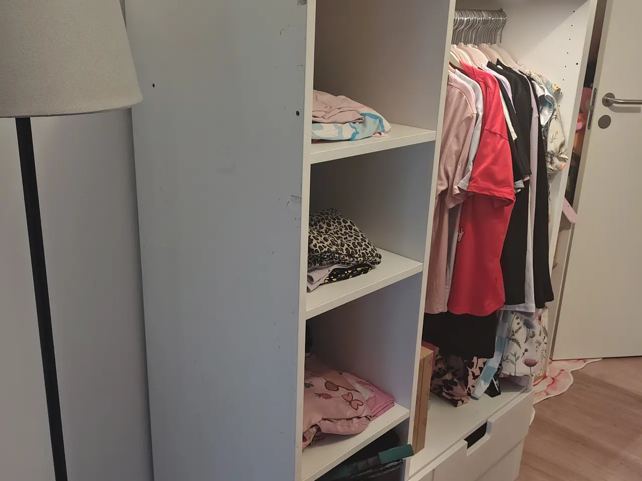 Billede 5 - IKEA klædeskab til børneværelse – 50 kr