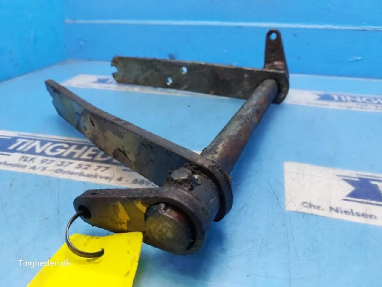 Billede 3 - Massey Ferguson 690 Håndbremse Beslag 1681539M92