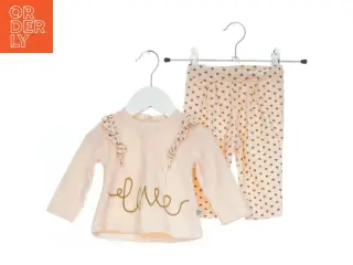 Lyserødt baby sæt med bluse og bukser fra Bi (str. 62)