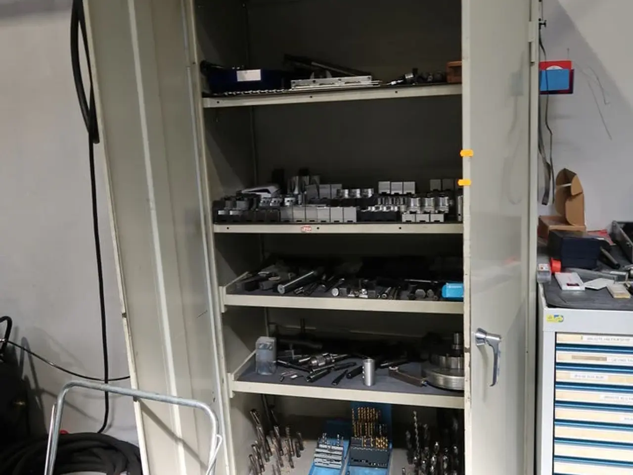Billede 1 - Stålskab uden indhold