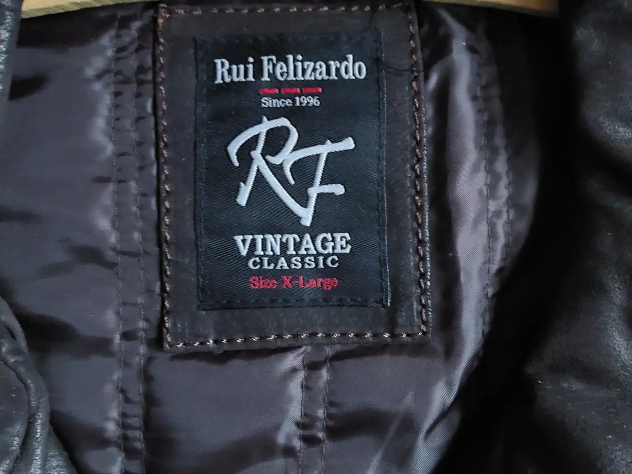 Billede 2 - Ny flot Skindjakke fra Vintage Mørk Brun 