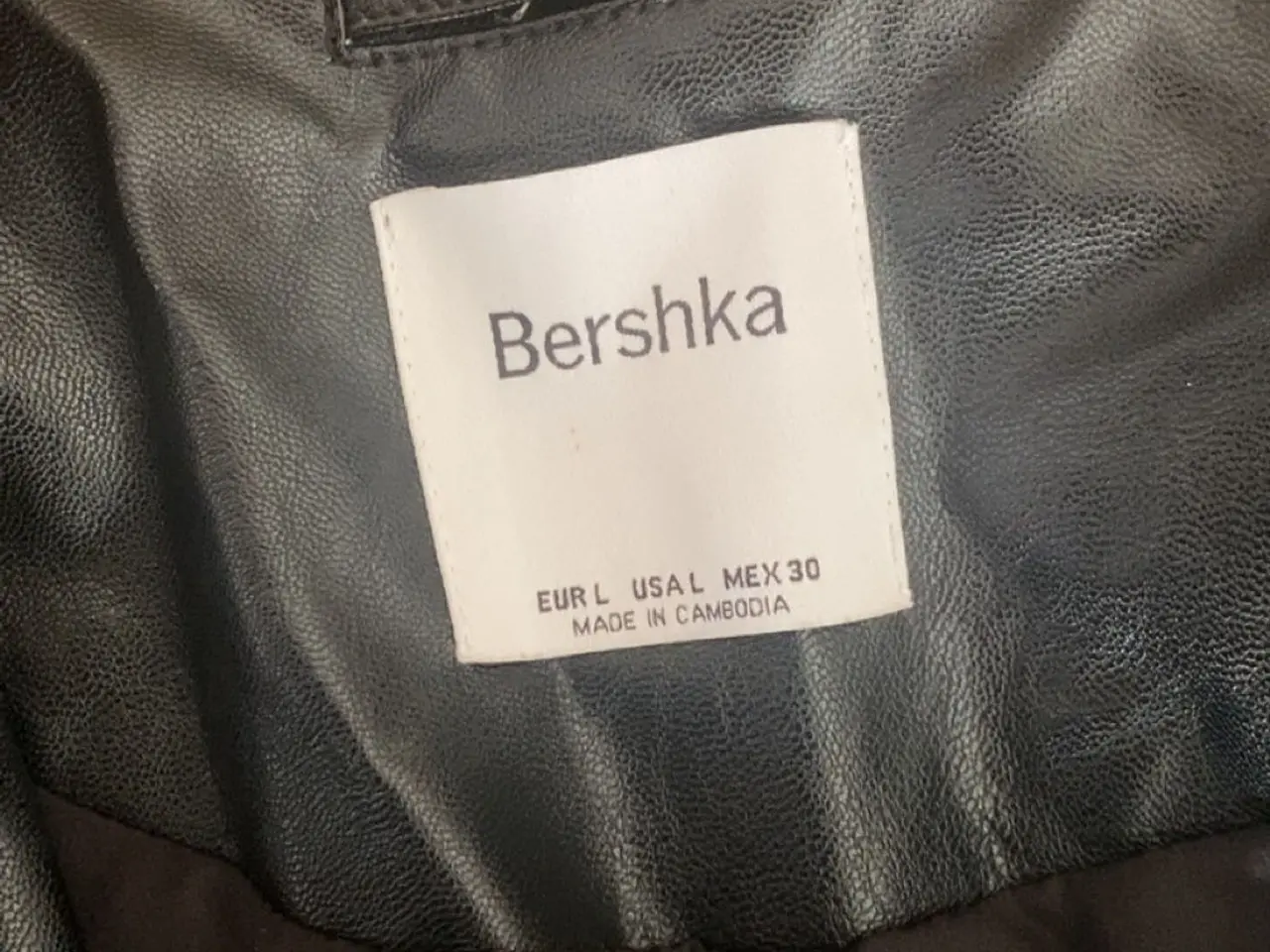 Billede 6 - Bershka frakke i læder sort str. L