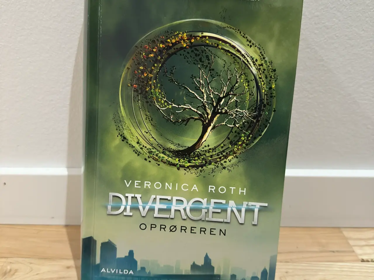 Billede 5 - Divergent bog serie