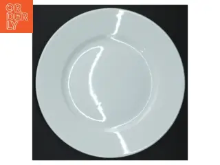 Hvid middagstallerken fra IKEA (str. Ø. 21,5 cm)