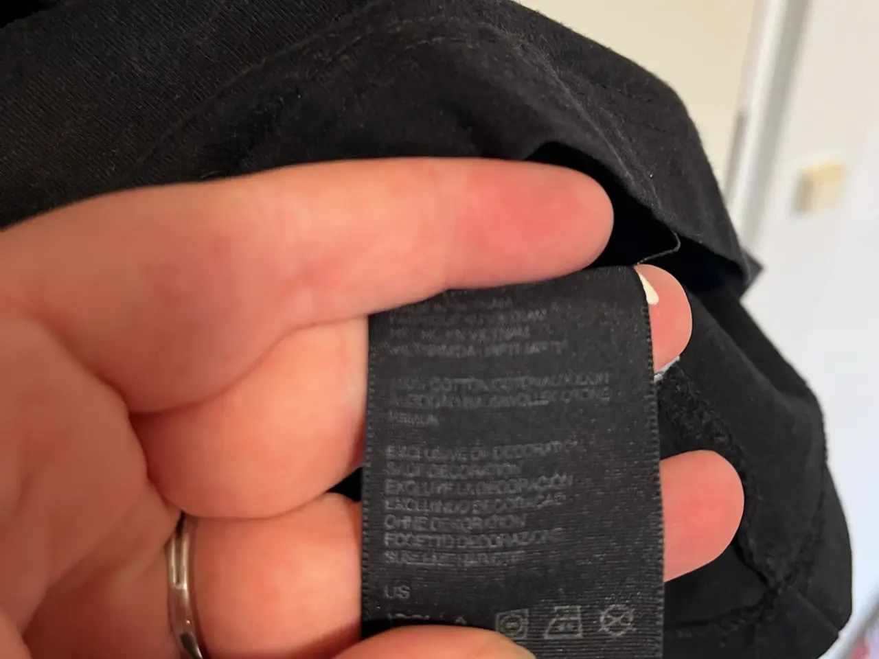 Billede 5 - Sort Tommy Hilfiger t-shirt