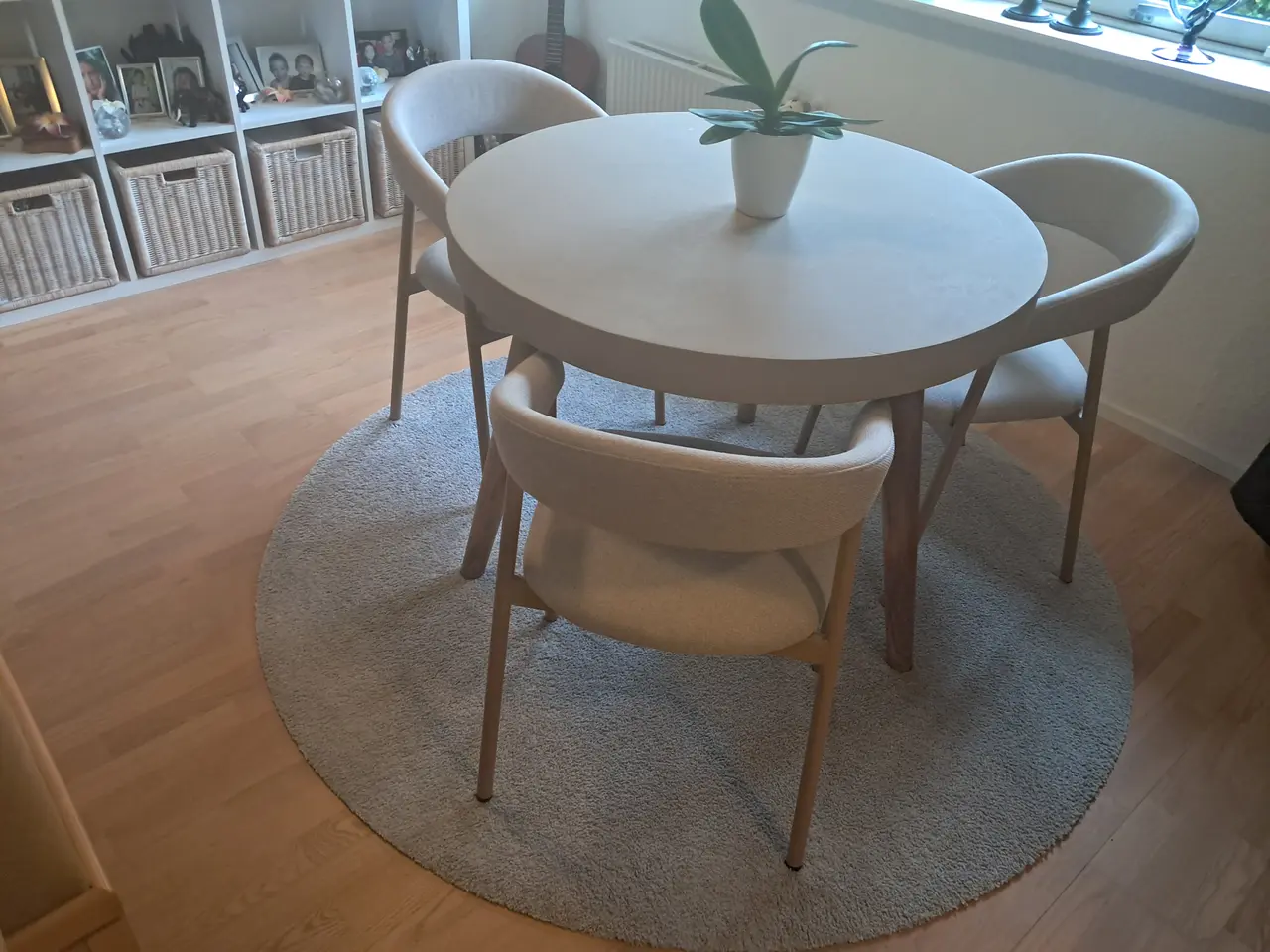 Billede 2 - Rundt spisebord meget velholdt
