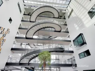 Flot flerbrugerejendom ”Atrium” lige ved havnefronten