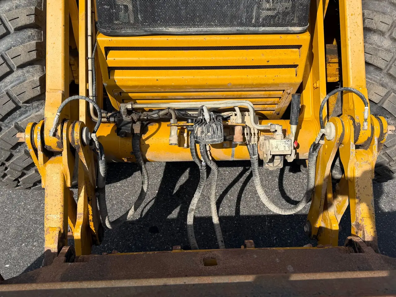 Billede 12 - Hydrema 906E Flot brugt rendegraver med Engcon rotortilt, centralsmøring mm