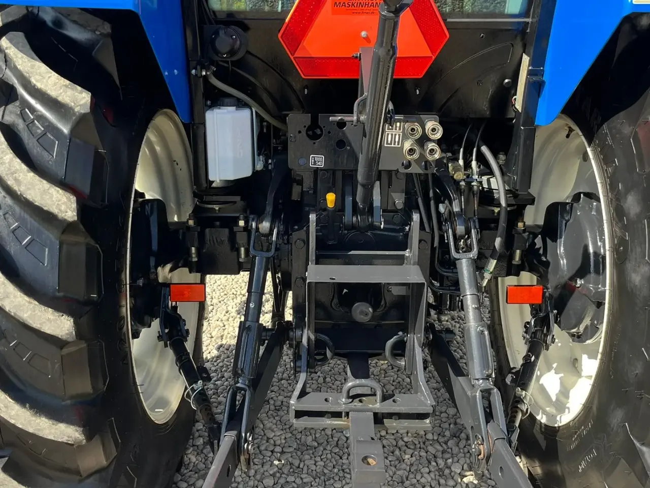 Billede 4 - New Holland TD5.75 Med frontlæsser med parallelføring, 3die funktion, euro-skifte