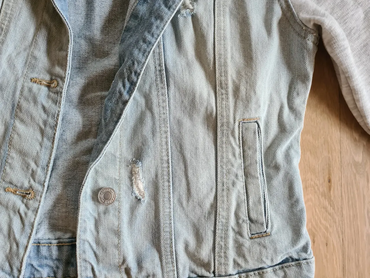 Billede 2 - Super fed denim jakke