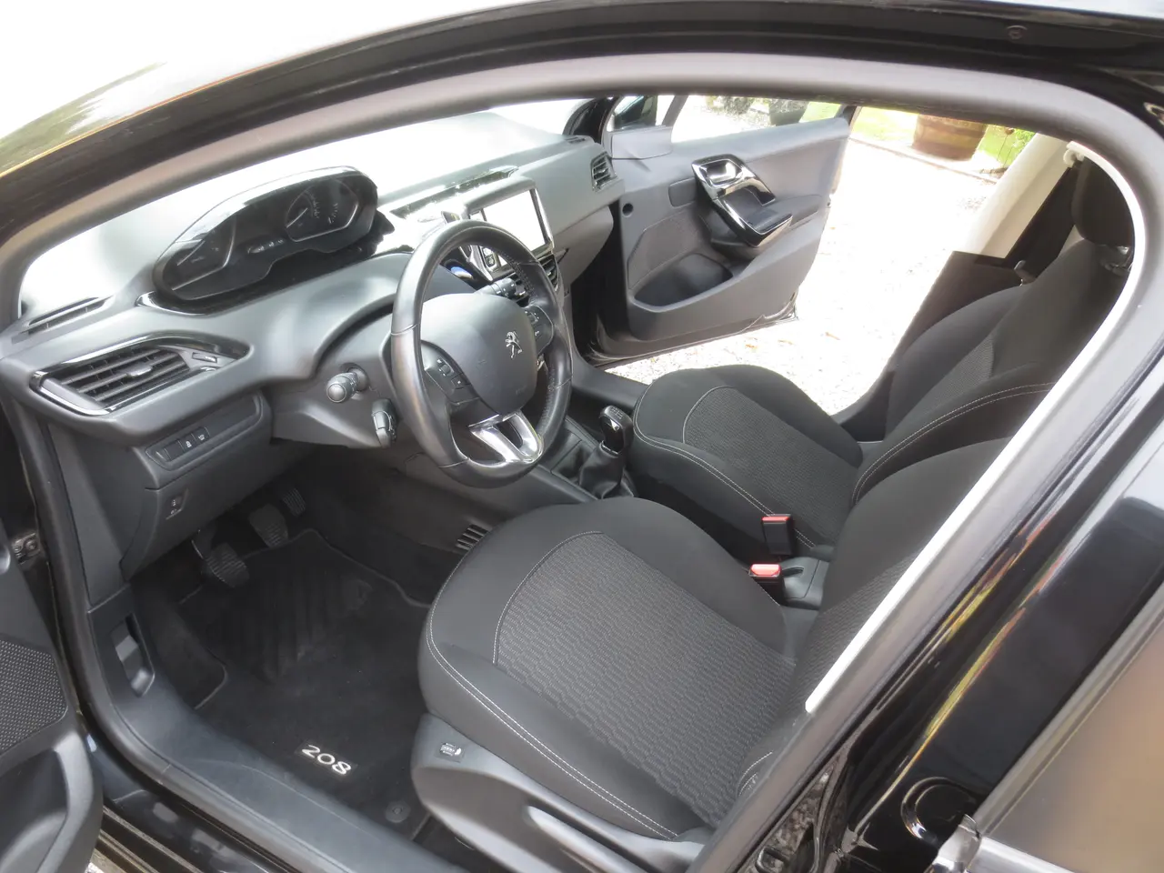 Billede 17 - Peugeot 208 1.6 HDi År 17. Nysynet. 