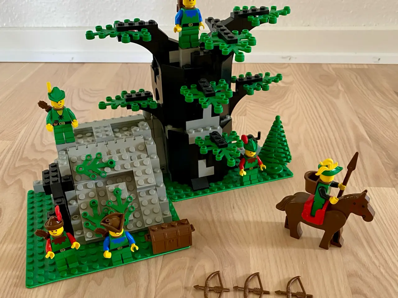 Billede 2 - Lego 6066 Camouflaged Outpost fra 1987