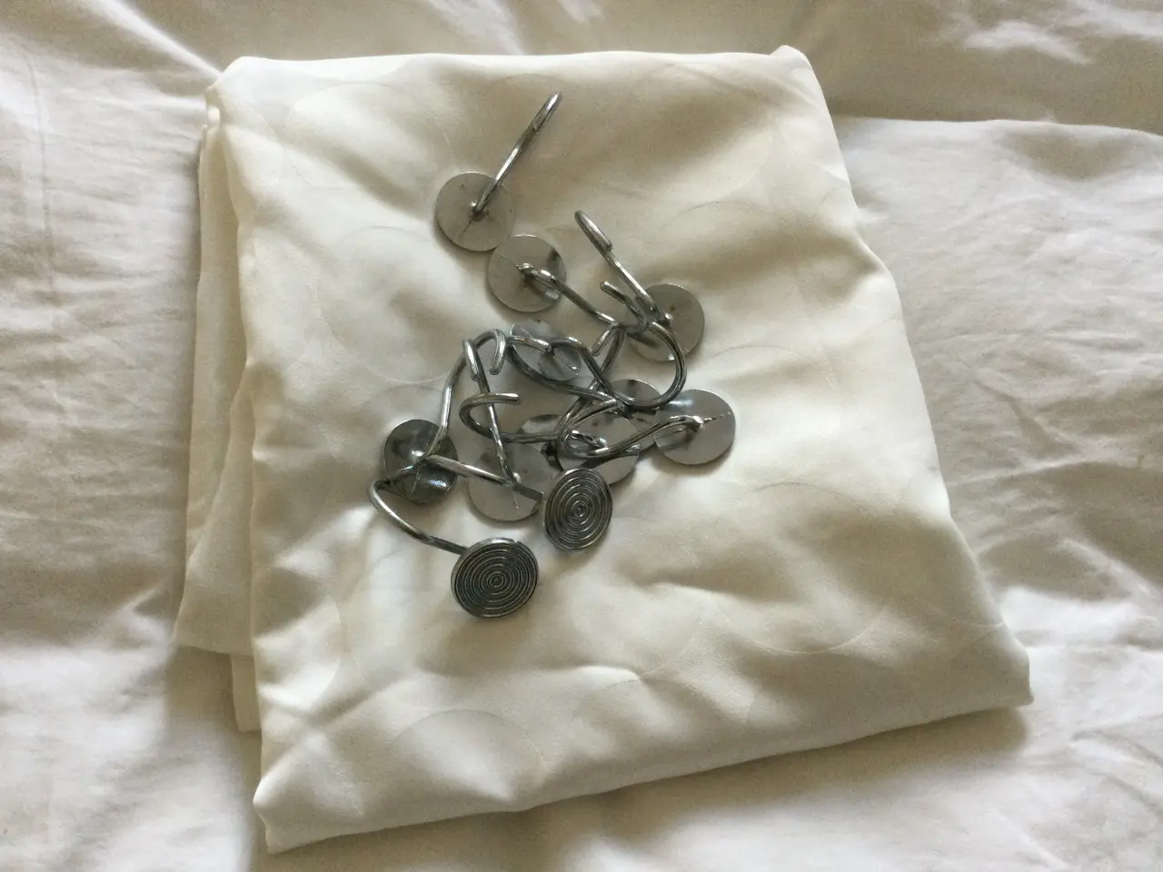 Billede 1 - Badeforhæng Mette Ditmer med metalkroge til stang