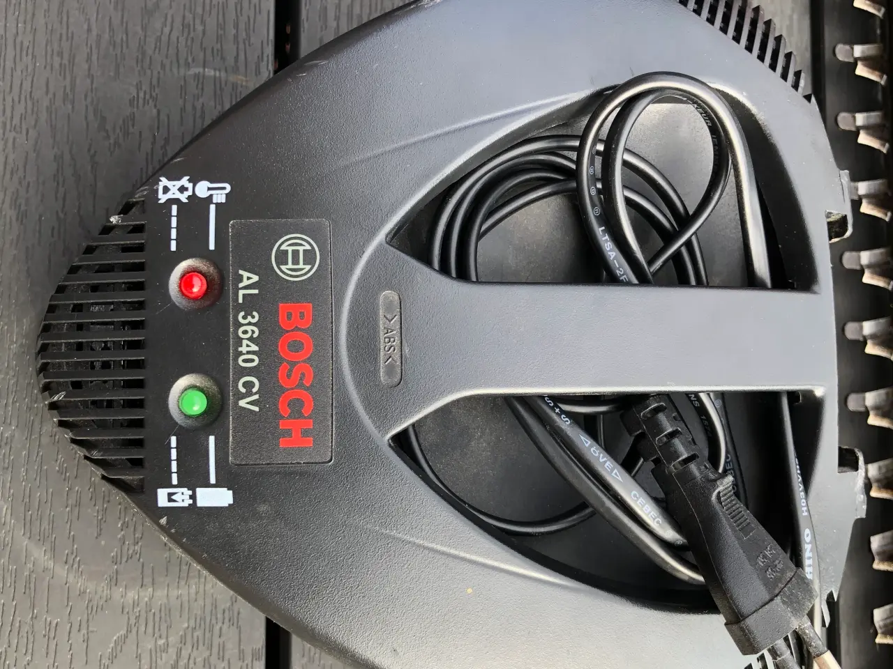 Billede 4 - Bosch Hækkeklipper, 36 volt, batteridrevet