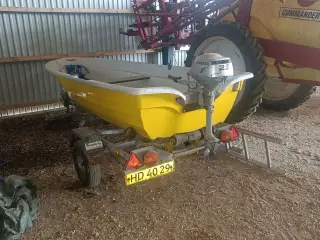 - - - 10 fods med motor og trailer