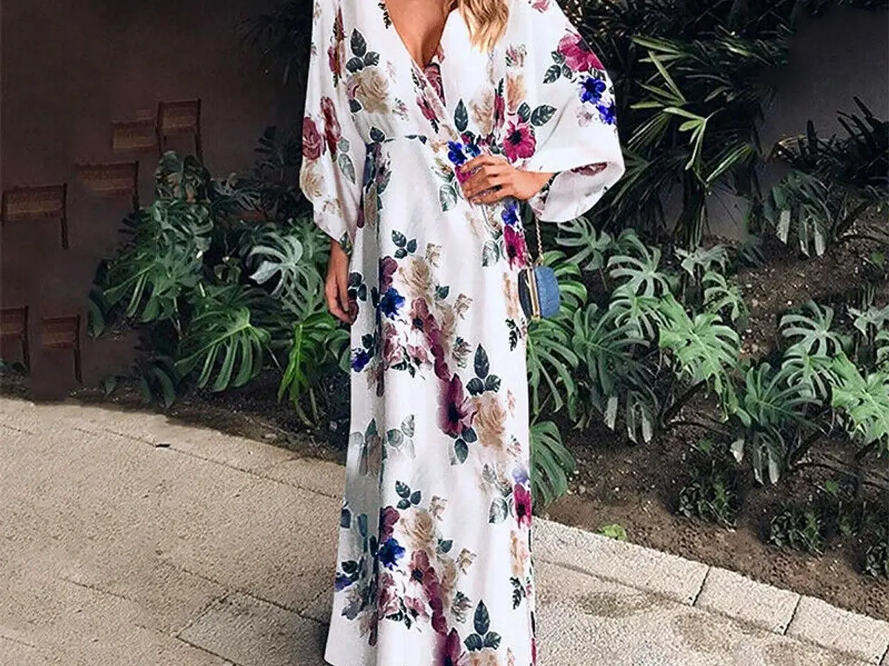 Billede 8 - Maxi kjole fra VONDA, med blomster print. Str:M/L.