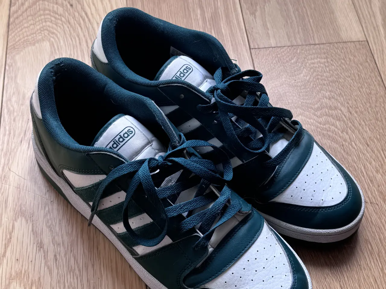 Billede 2 - Adidas Shoe. Outstanding condition. Size 10 / 44 G