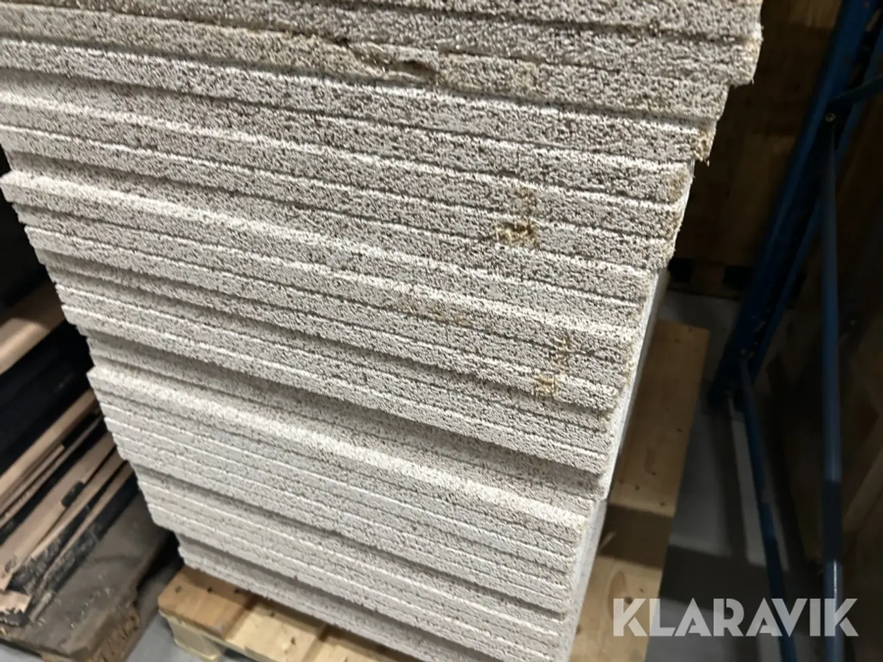 Billede 3 - Træbeton Cewood hvidmalet 2. sortering, 41 Styk