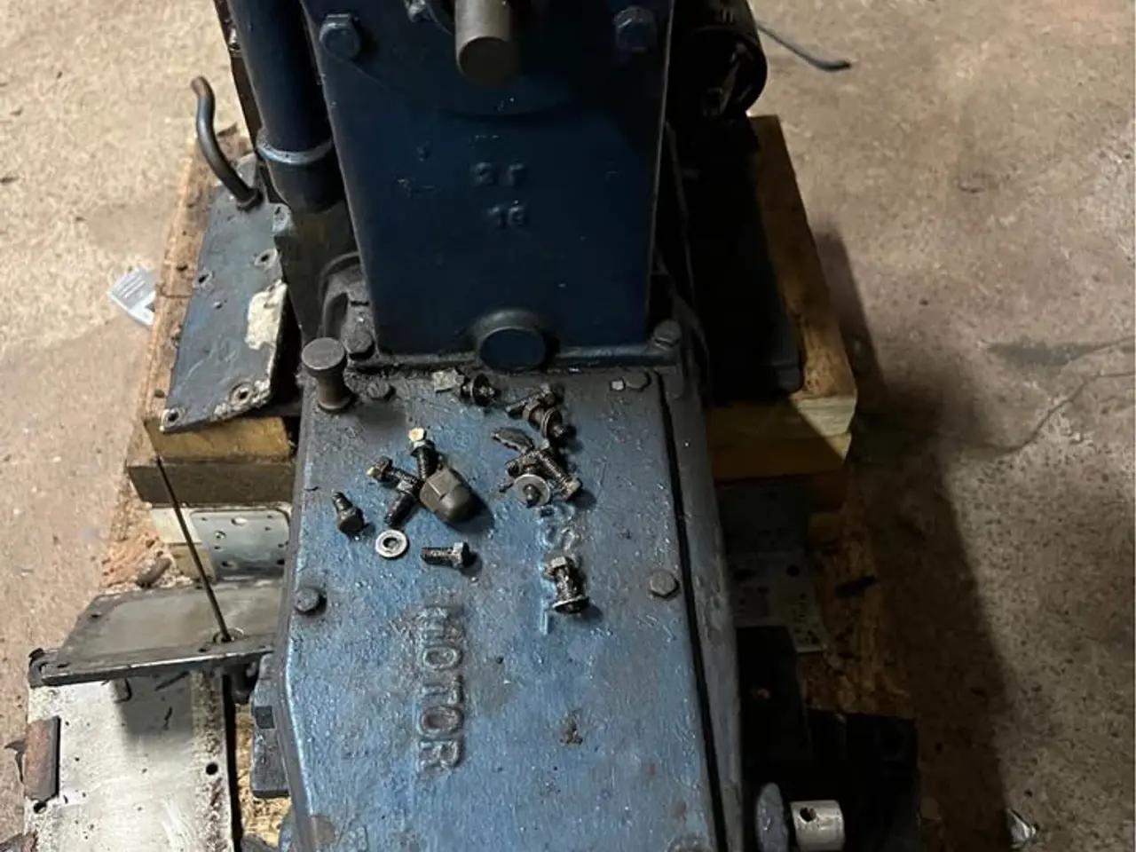 Billede 3 - 12 Hk Marstal motor/gearekasse