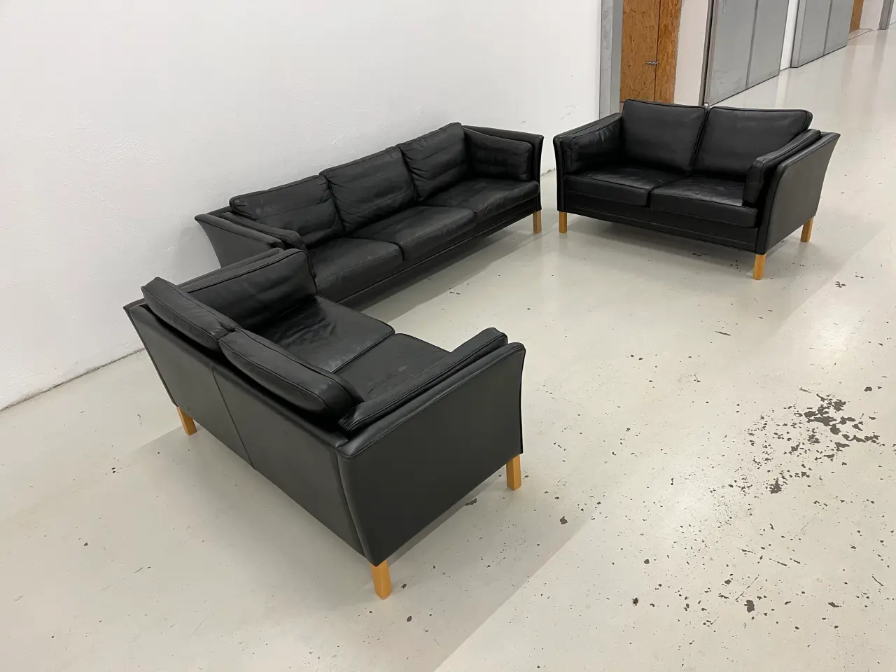 Billede 5 - Mogens Hansen MH2225 Sofagruppe i sort prestige.