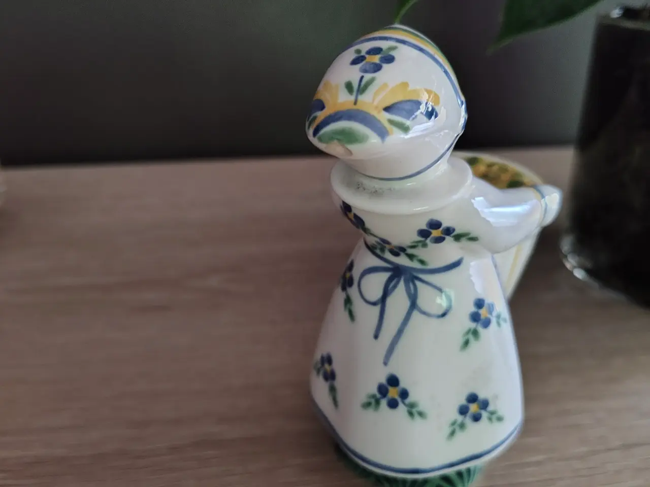 Billede 4 - Aluminia "Kusine fra Amager" figur